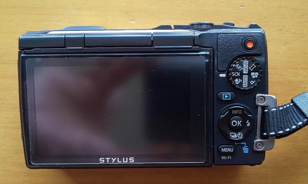 OLYMPUS オリンパス TG TG-870 　◆WHITE