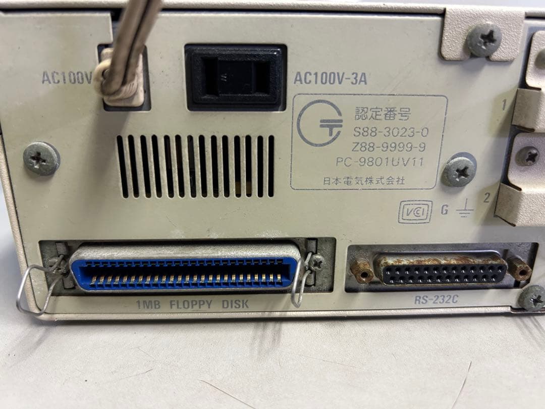 NEC PC-9801UV11 本体 通電確認済 ジャンク