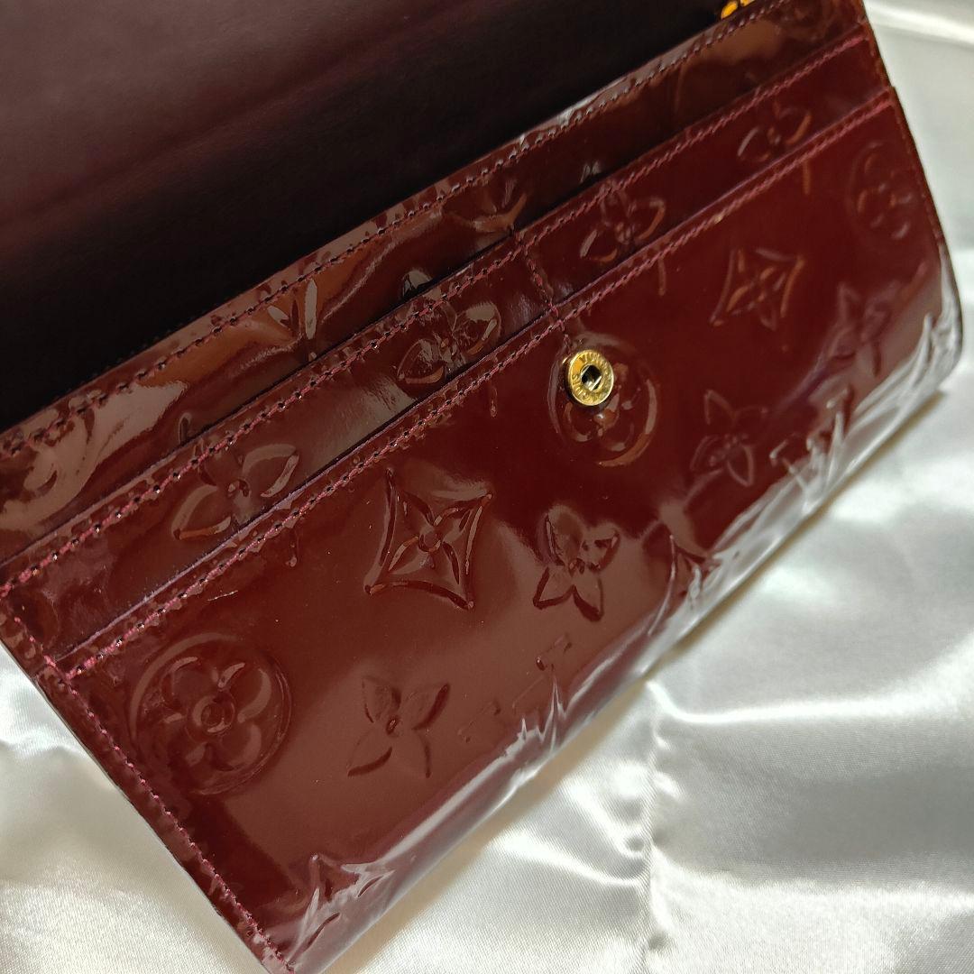 ★美品 ヴィトン Louis Vuitton 財布 ポルトフォイユサラ ヴェルニ