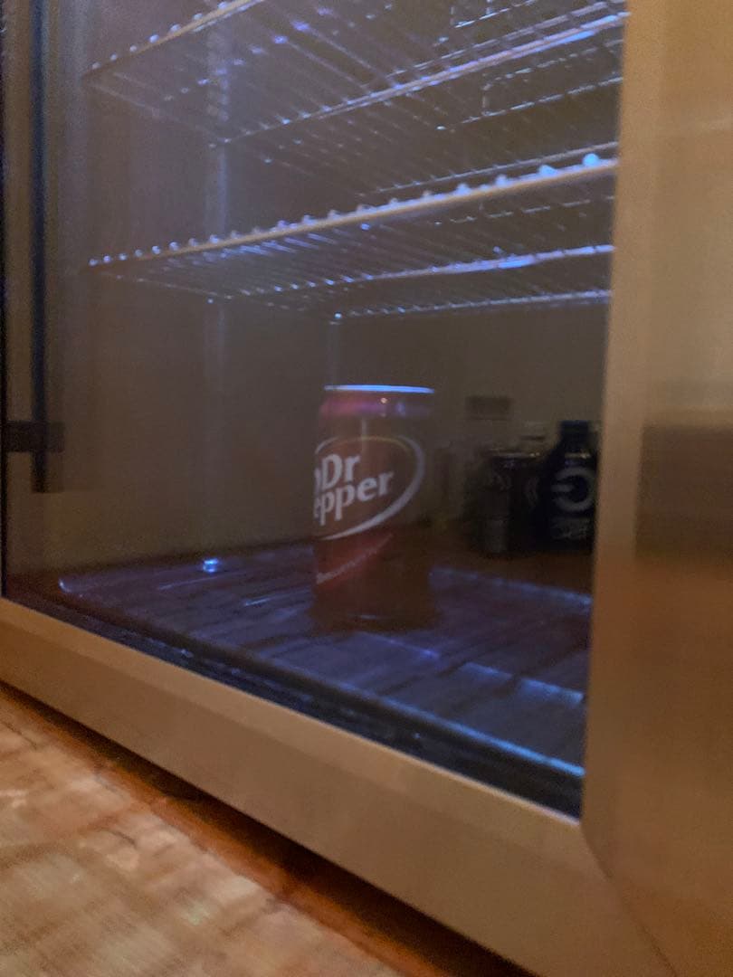 BARに最適！Whynter ミニ冷蔵庫 ガラス扉 LED照明 6段