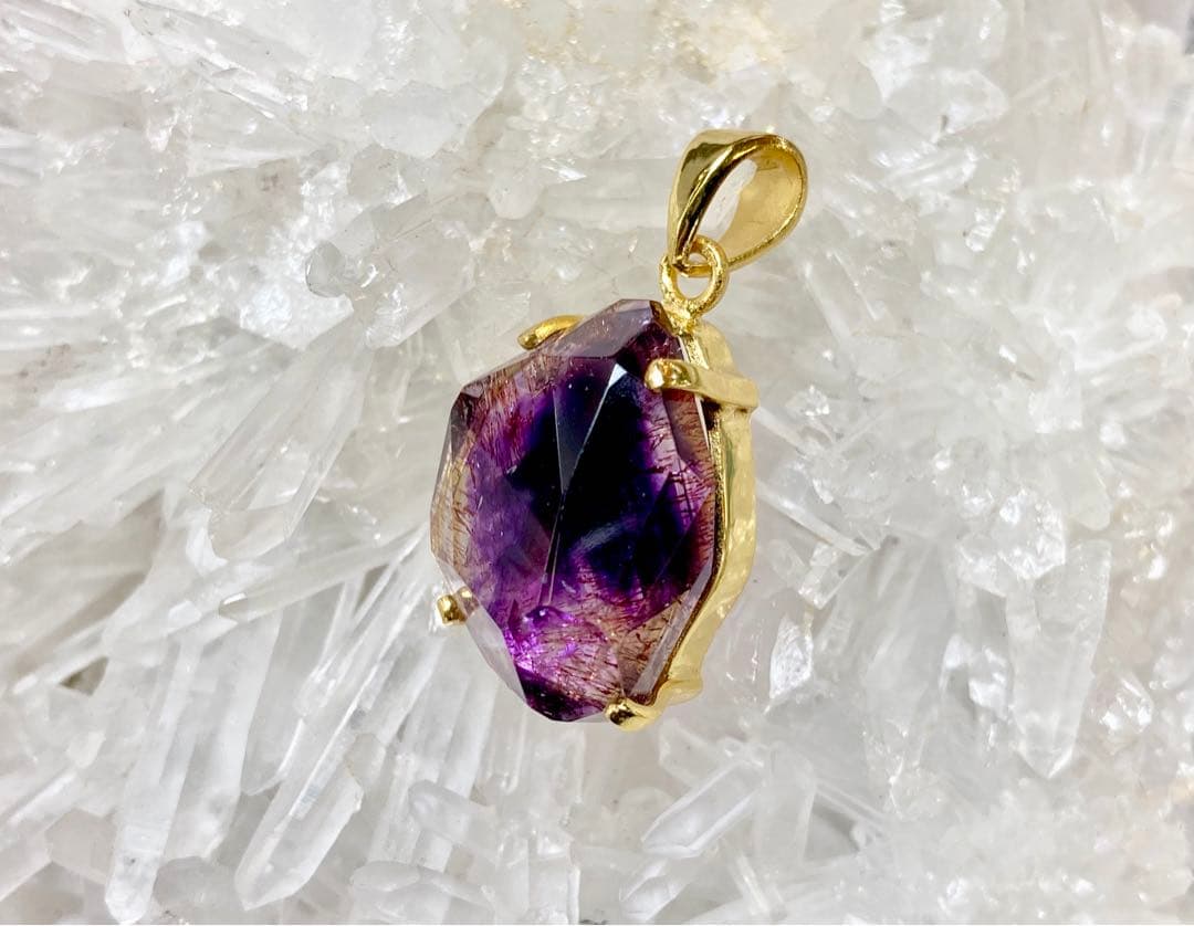 ウィッグ　夢幻品質　幻のブラジル・エスピリット鉱山セイクリッドセブンPT①