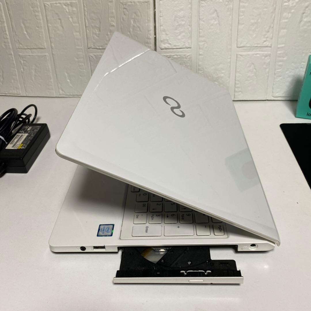 Windows11 オフィス付き　Corei7 SSD メモリ8GB 美品富士通