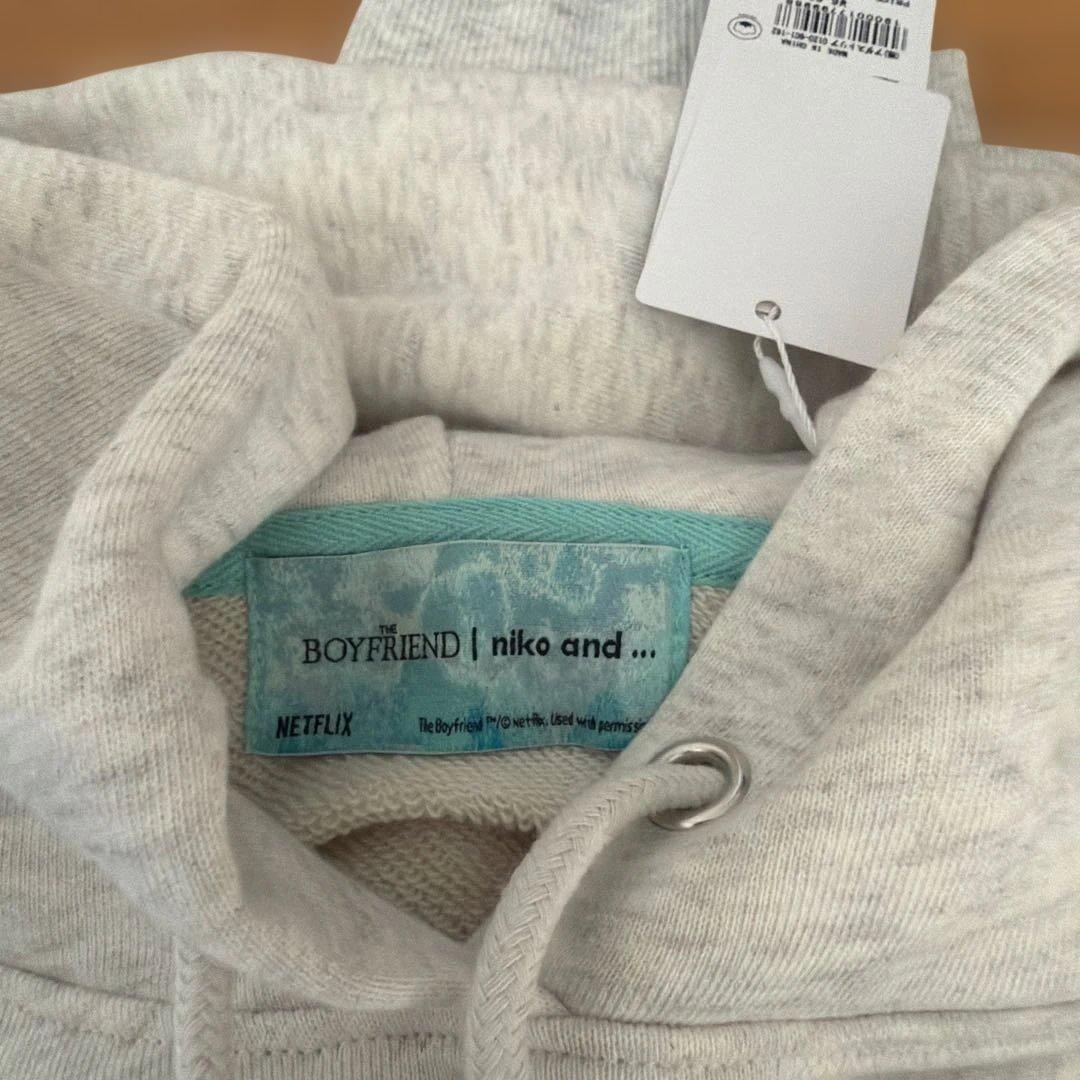 niko and… ボーイフレンドフラワーフーディー グレー