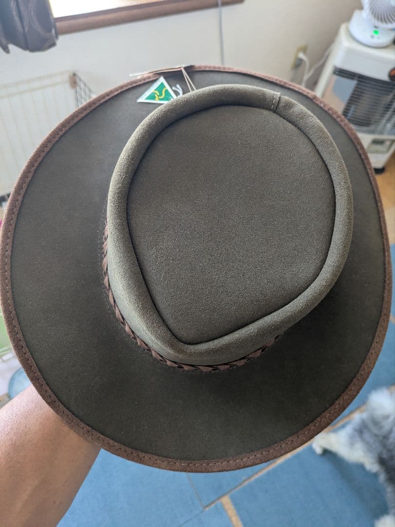 オーストラリア製　レザーハットです。