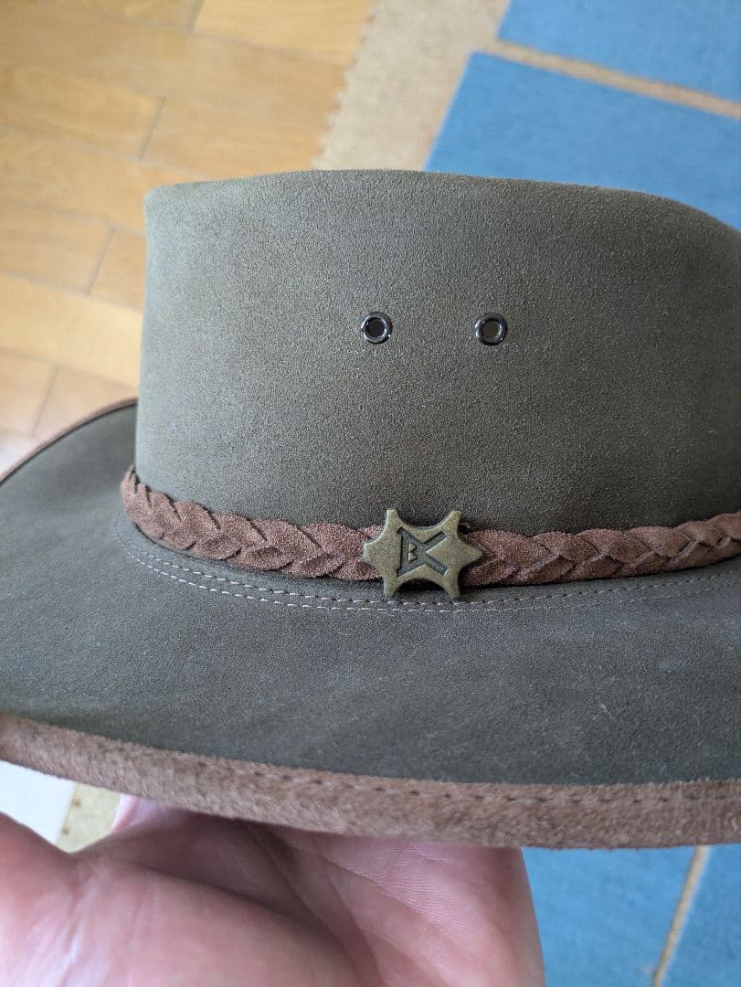 オーストラリア製　レザーハットです。