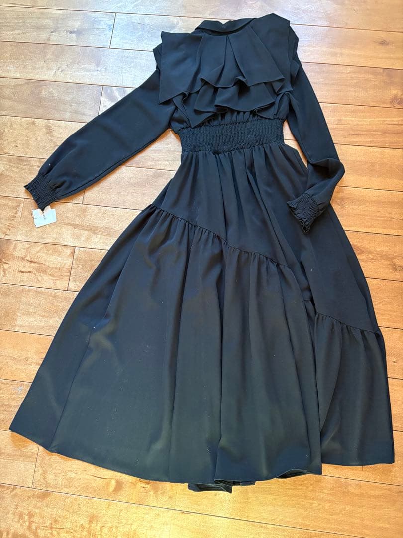 新品フェンネル　FENNEL フリルワンピース