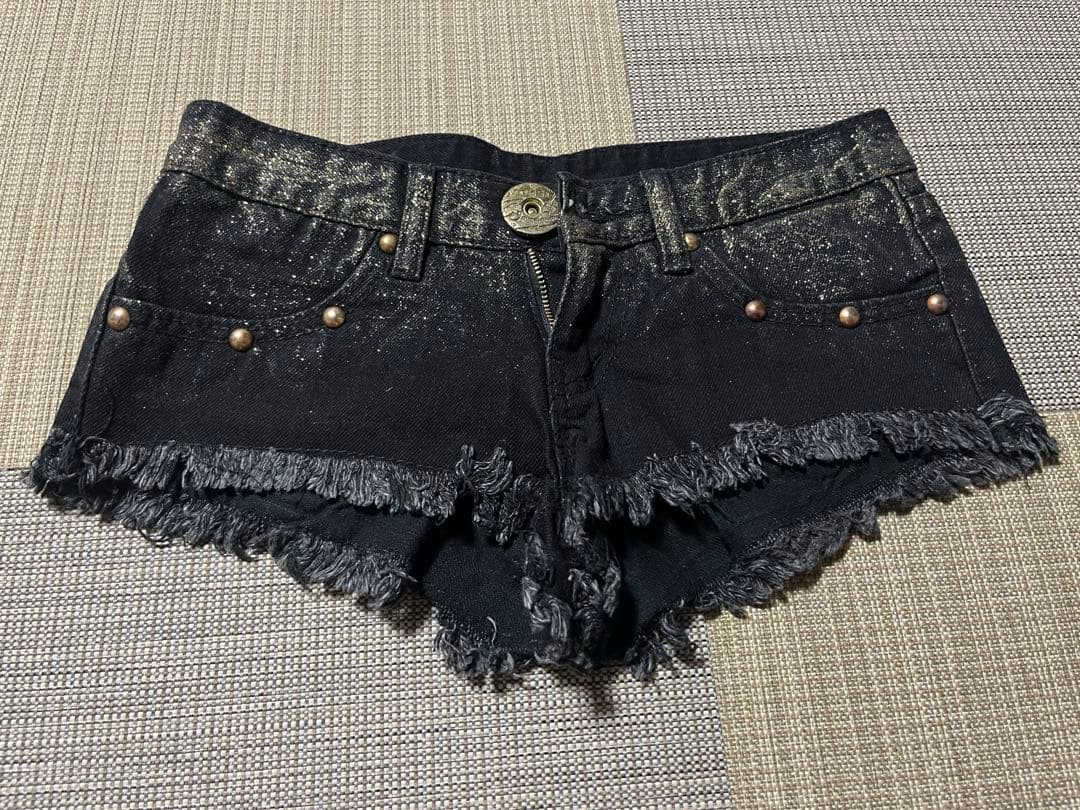 d.i.a. ブラックフリンジ　ラメショートパンツ