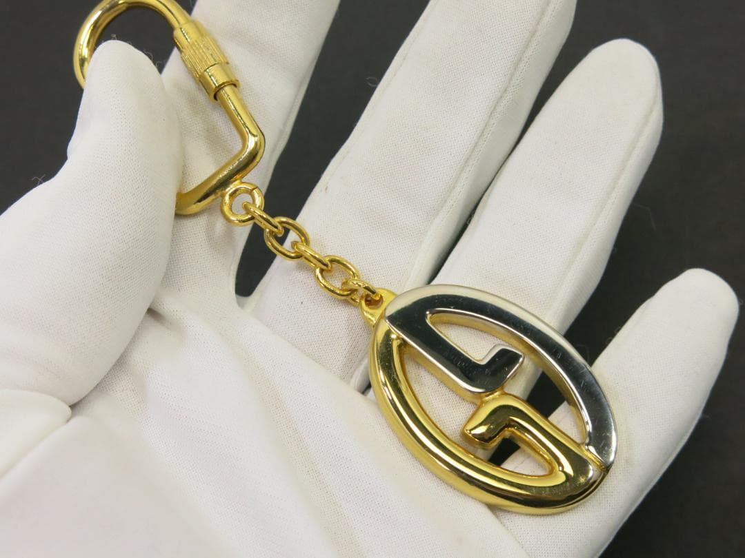 グッチ　キーホルダー　シルバー＆ゴールド色　イタリア製　18709005