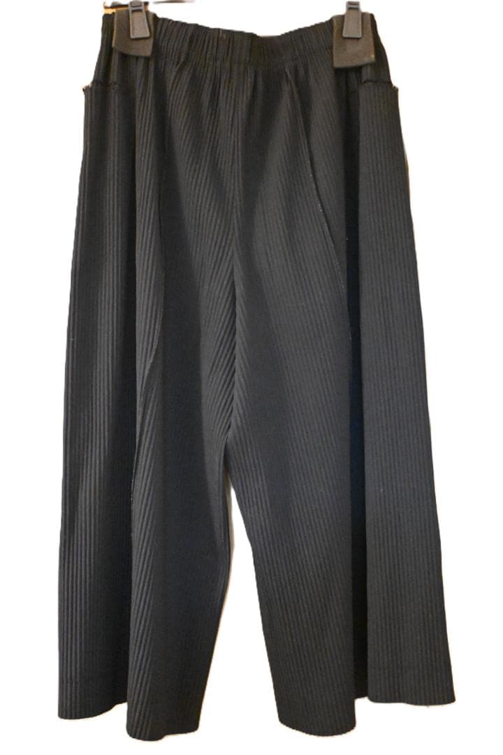 ＊ISSEY MIYAKE ＊ me クロップドパンツ ブラック