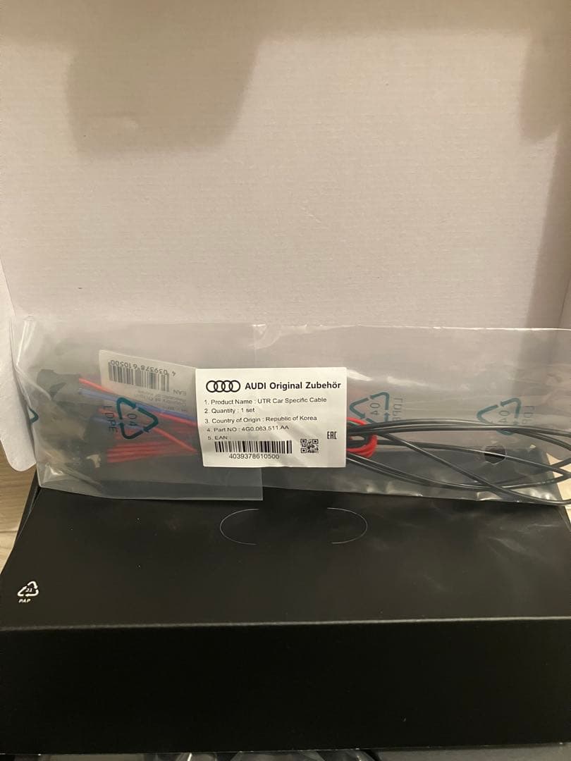 Audi UTR 純正ドライブレコーダー　前後ドラレコ