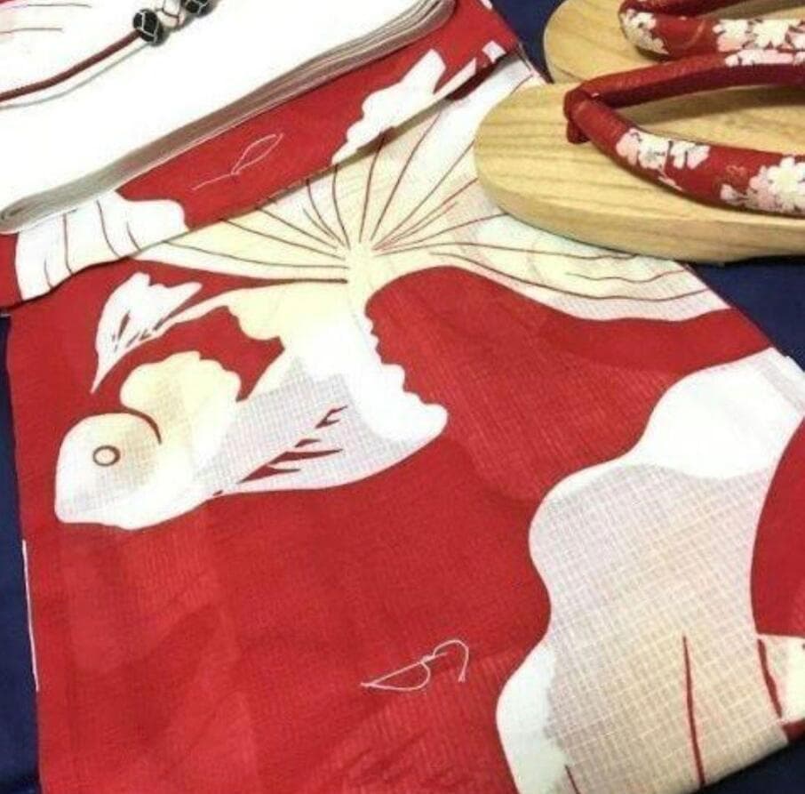 おまかせの 白の帯、おまかせの下駄 おまかせの帯締めつき★★優美な金魚柄★