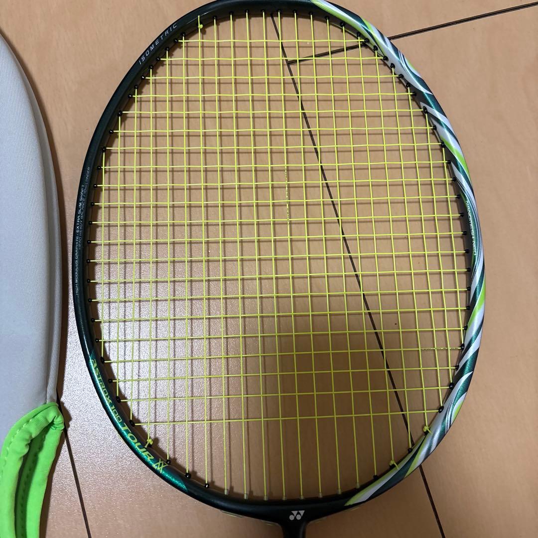 YONEXヨネックス　ASTROX 100 Tour VA 4UG5