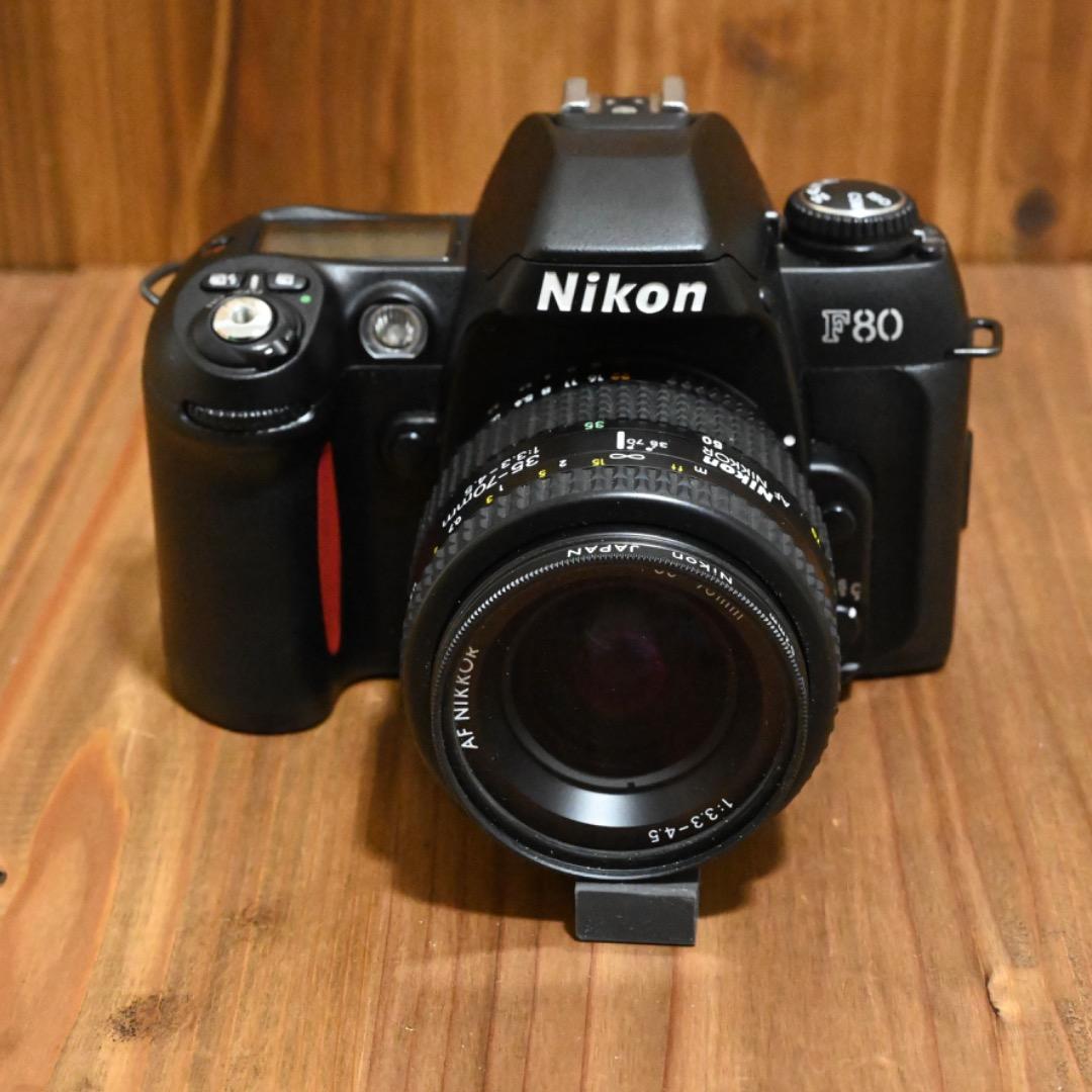 フィルムカメラの完成型。Nikon F80D＋標準レンズ+ストラップ新品