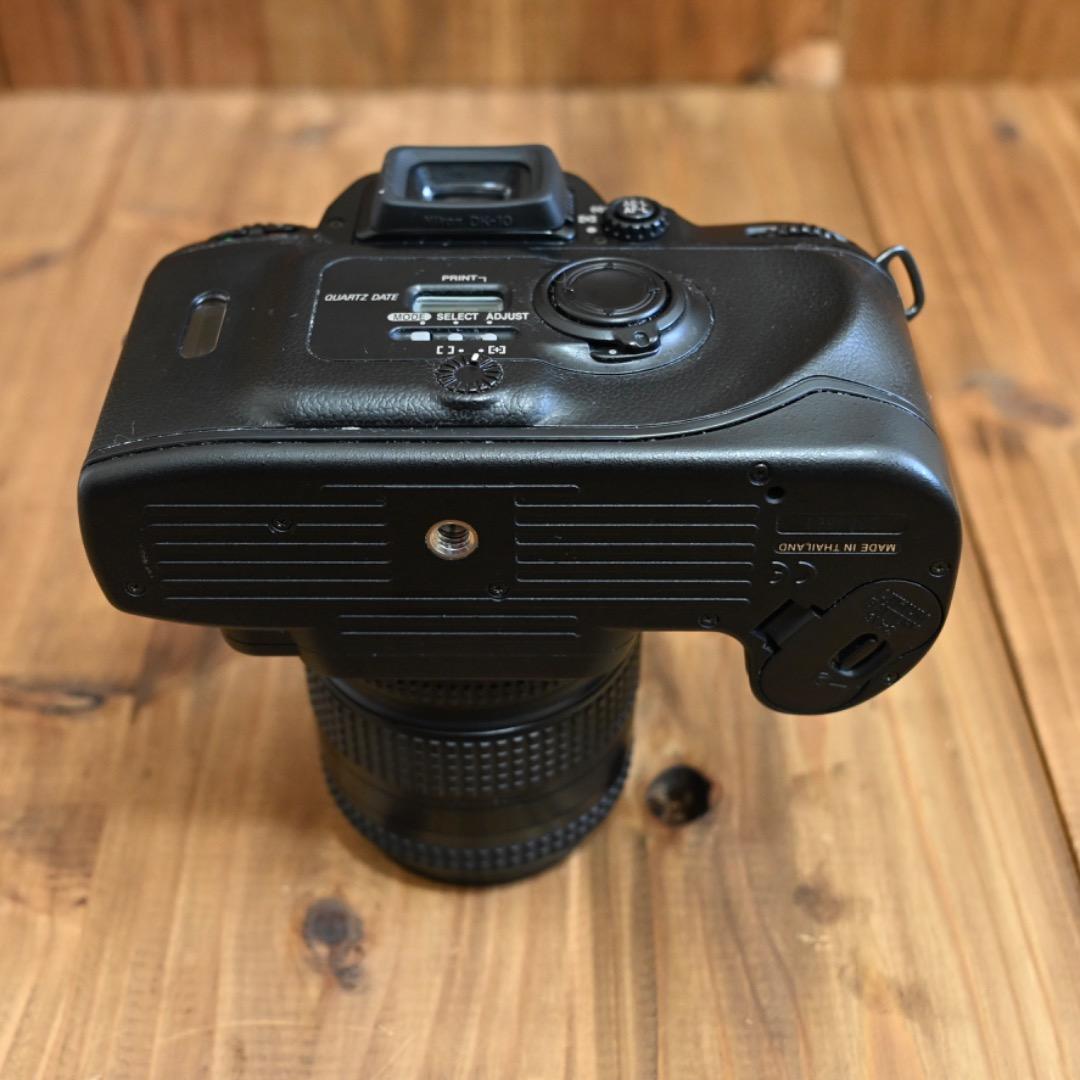 フィルムカメラの完成型。Nikon F80D＋標準レンズ+ストラップ新品