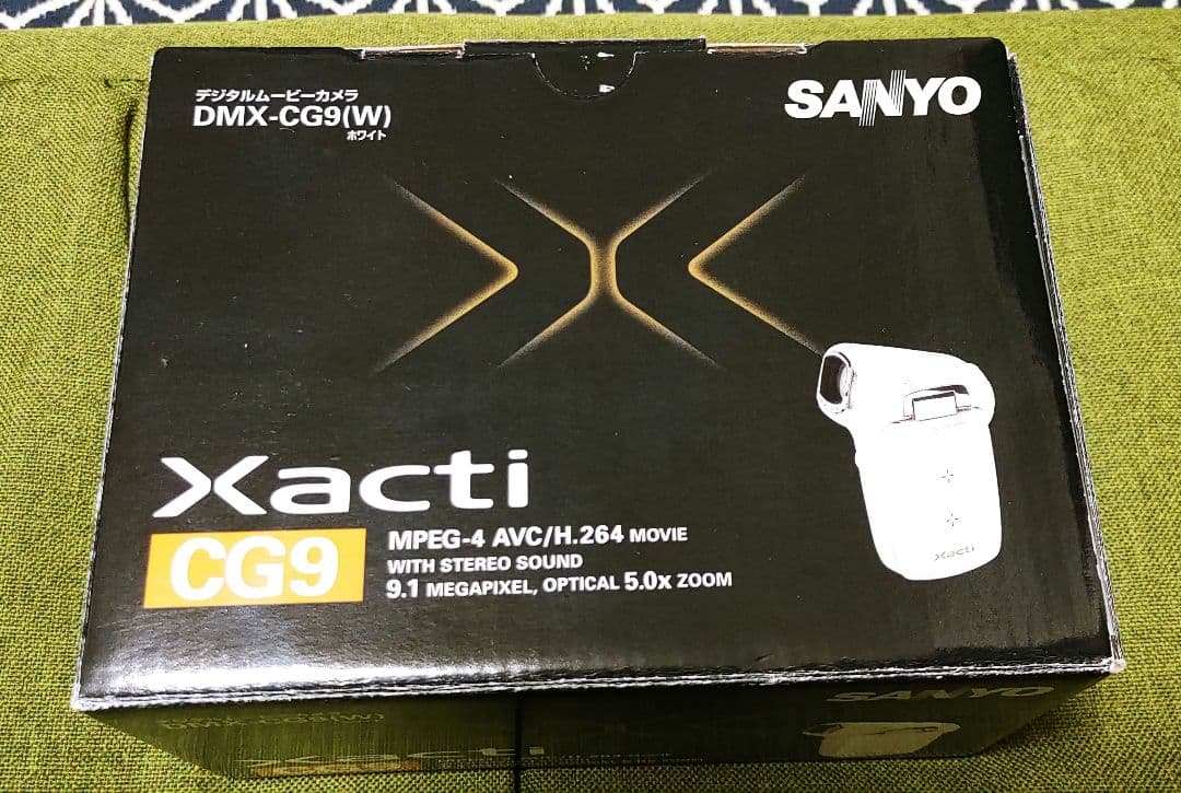 【新品未使用】SANYO Xacti DMX-CG9(W)デジタルムービーカメラ