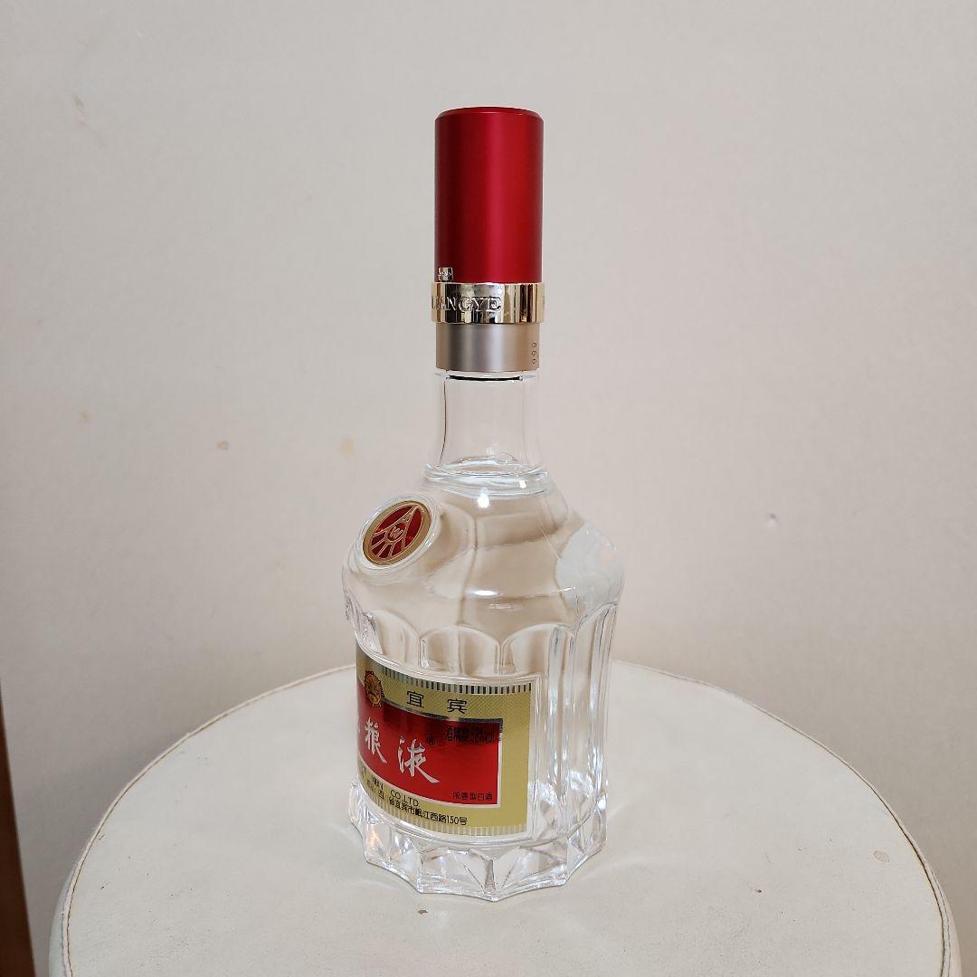 五粮液500ml　52度　白酒 中国酒 クリスタルボトル 赤キャップ