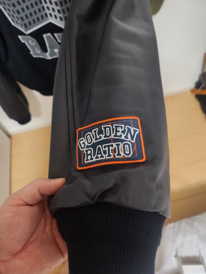 ぺ*し様 OFF-WHITE スタジャン ゴールデンレシオ