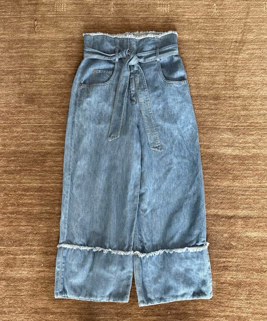 アニオナ AGNONA ロゴプレート ブルーデニムパンツ