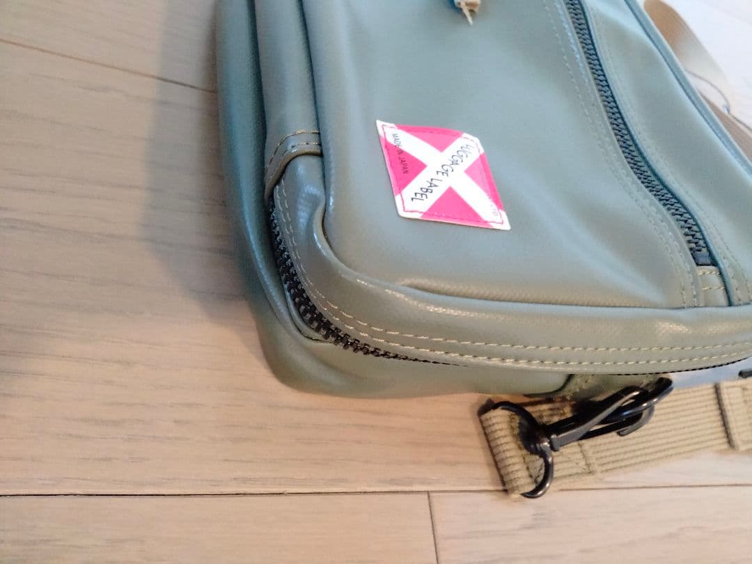 吉田カバン　ラゲッジレーベル　ショルダーバッグ　赤バッテン