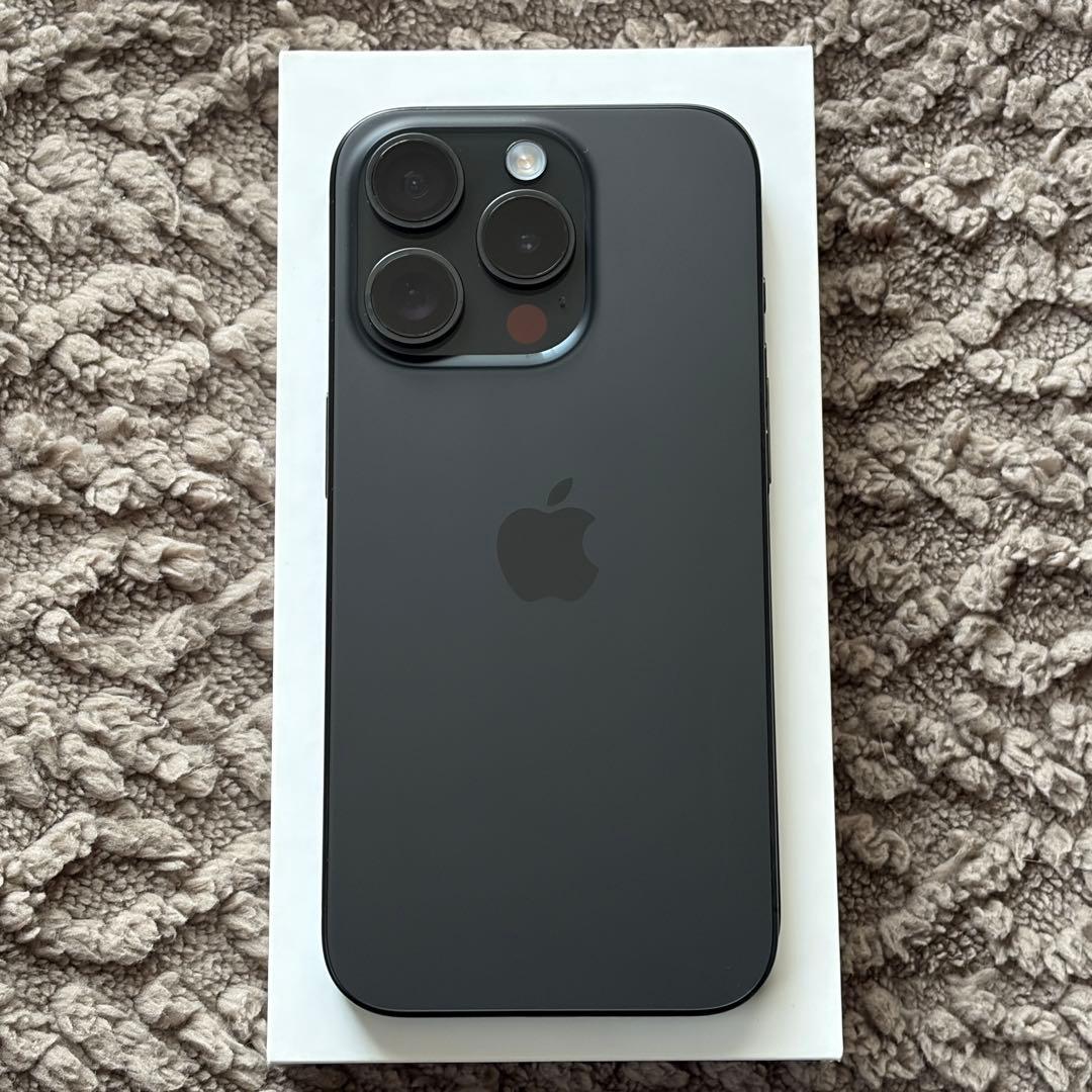 iPhone15Pro ブラックチタニウム 256GB ＋ MOFTケース