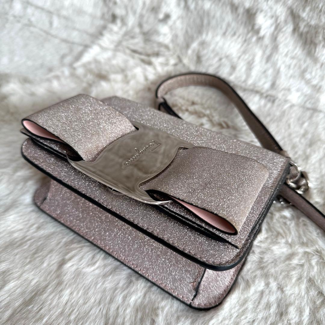 【美品】サルヴァトーレフェラガモ ヴァラ リボン ショルダーバッグ ピンク