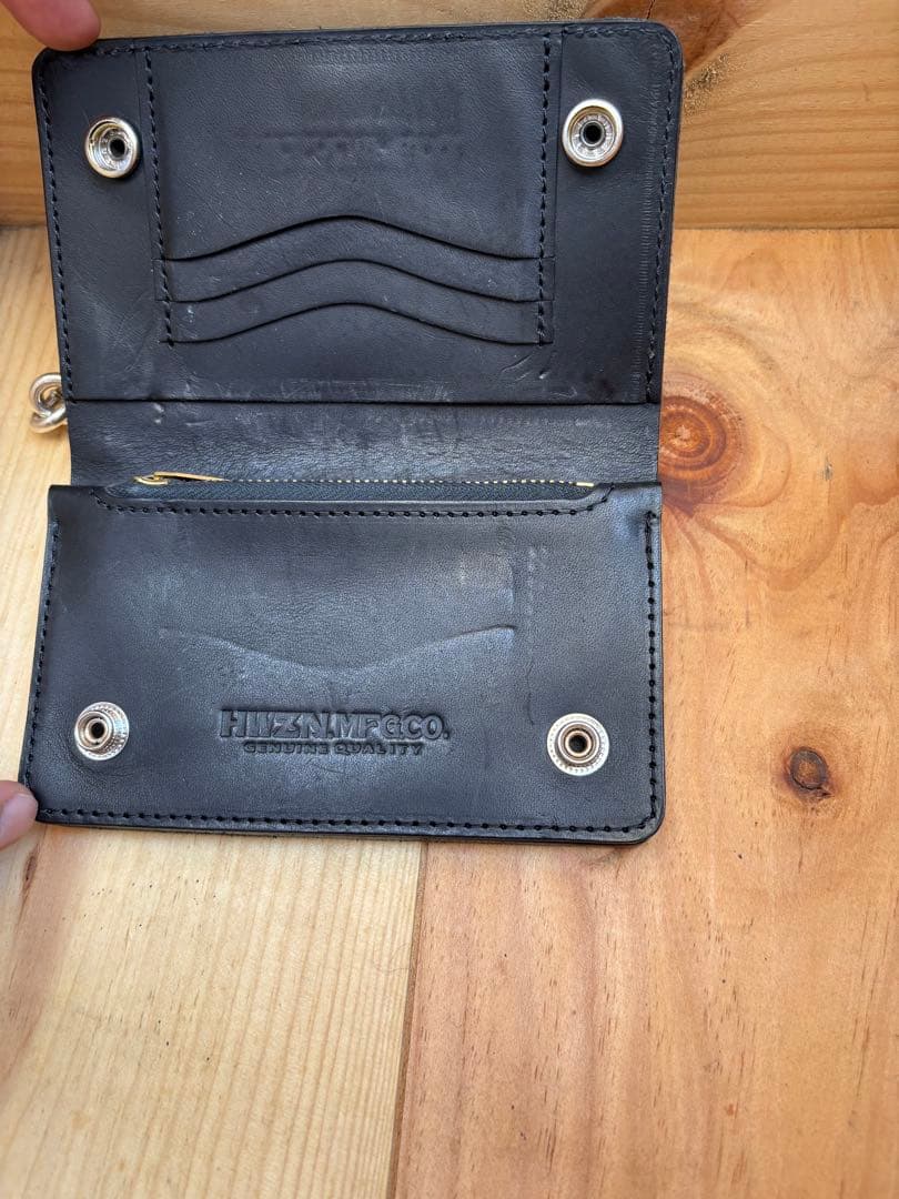 二つ折り財布
