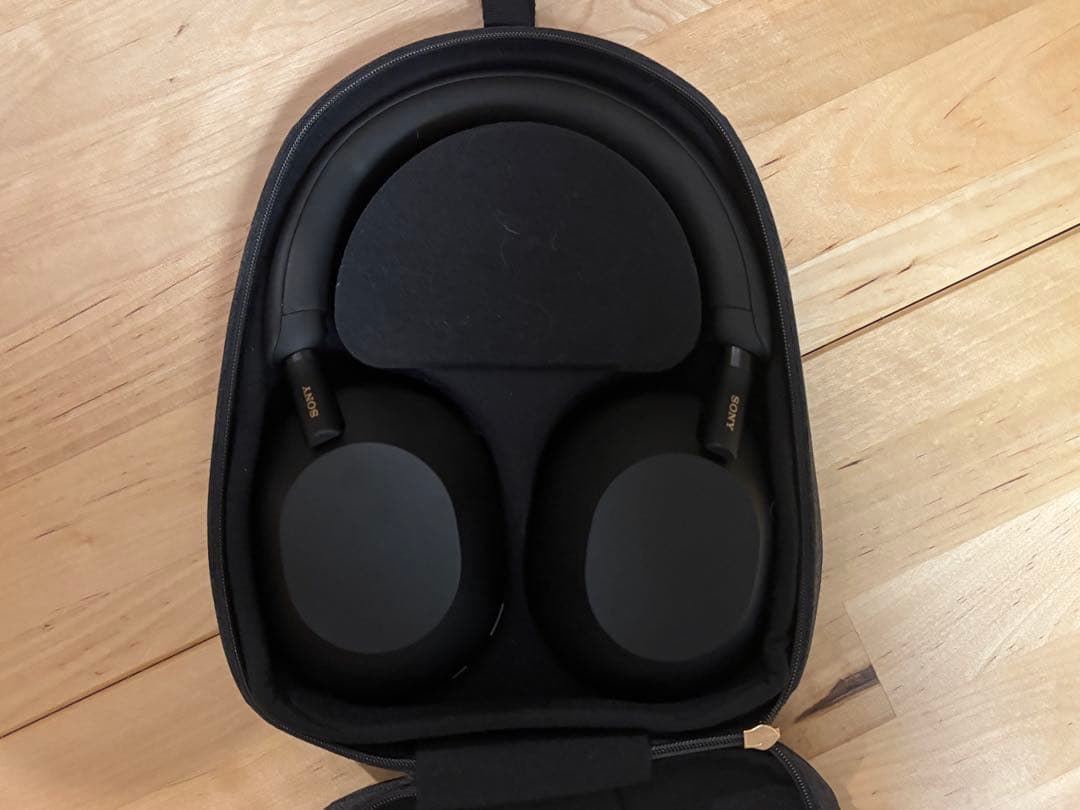 SONYワイヤレスヘッドホン　wh-1000xm5