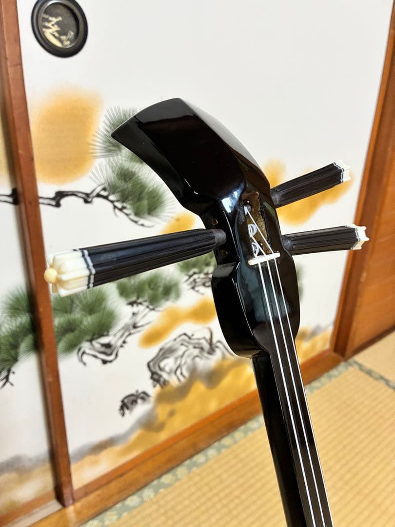 沖縄三線！貴重！知念大工型！本蛇皮！本張り！【一枚張り】