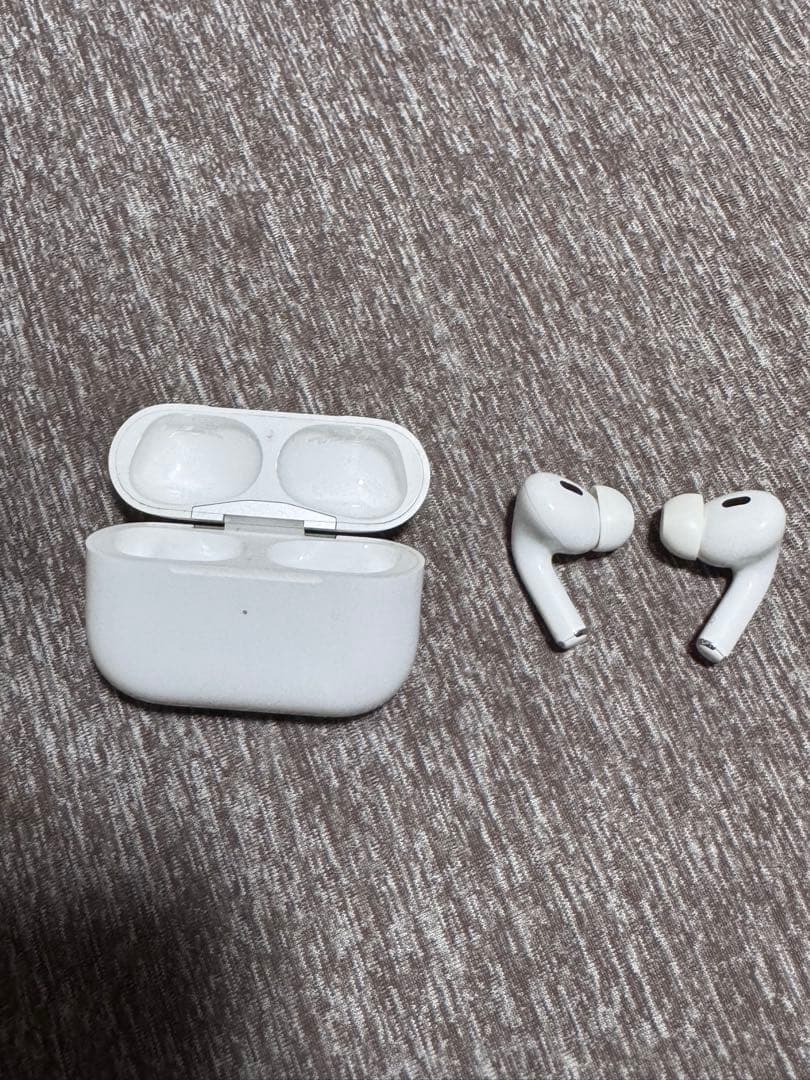 Apple AirPods Pro2 カバー付き
