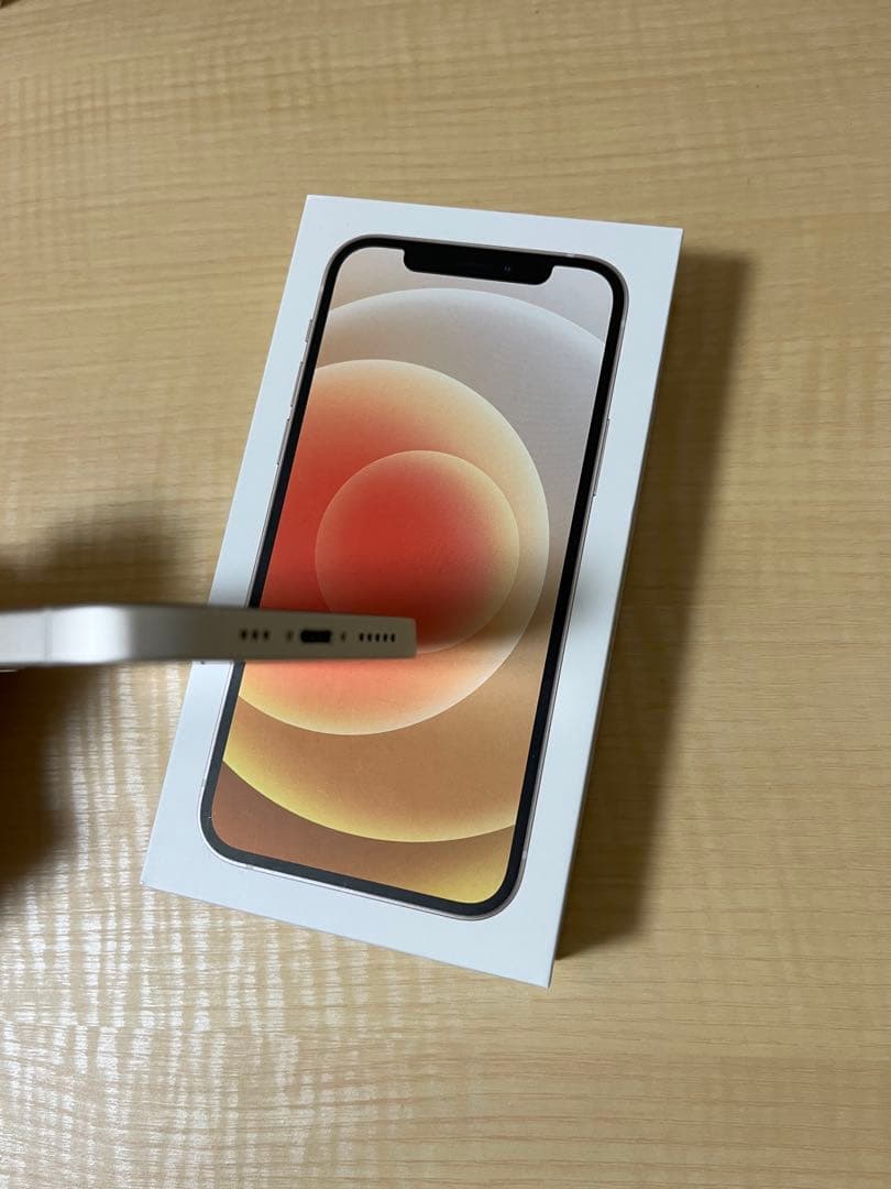iPhone 12 ホワイト 本体