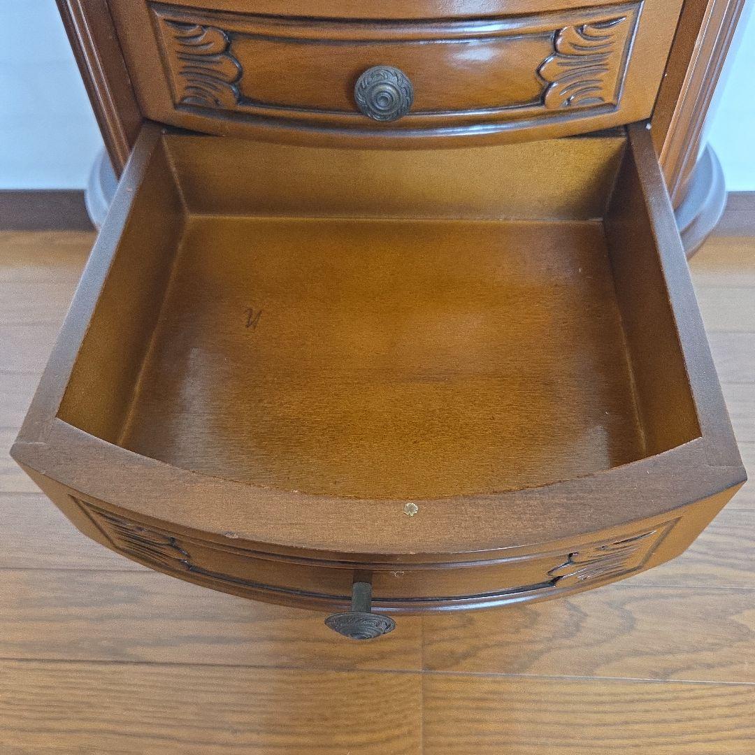 イタリア製アンテイク猫脚ラウンドチェスト
