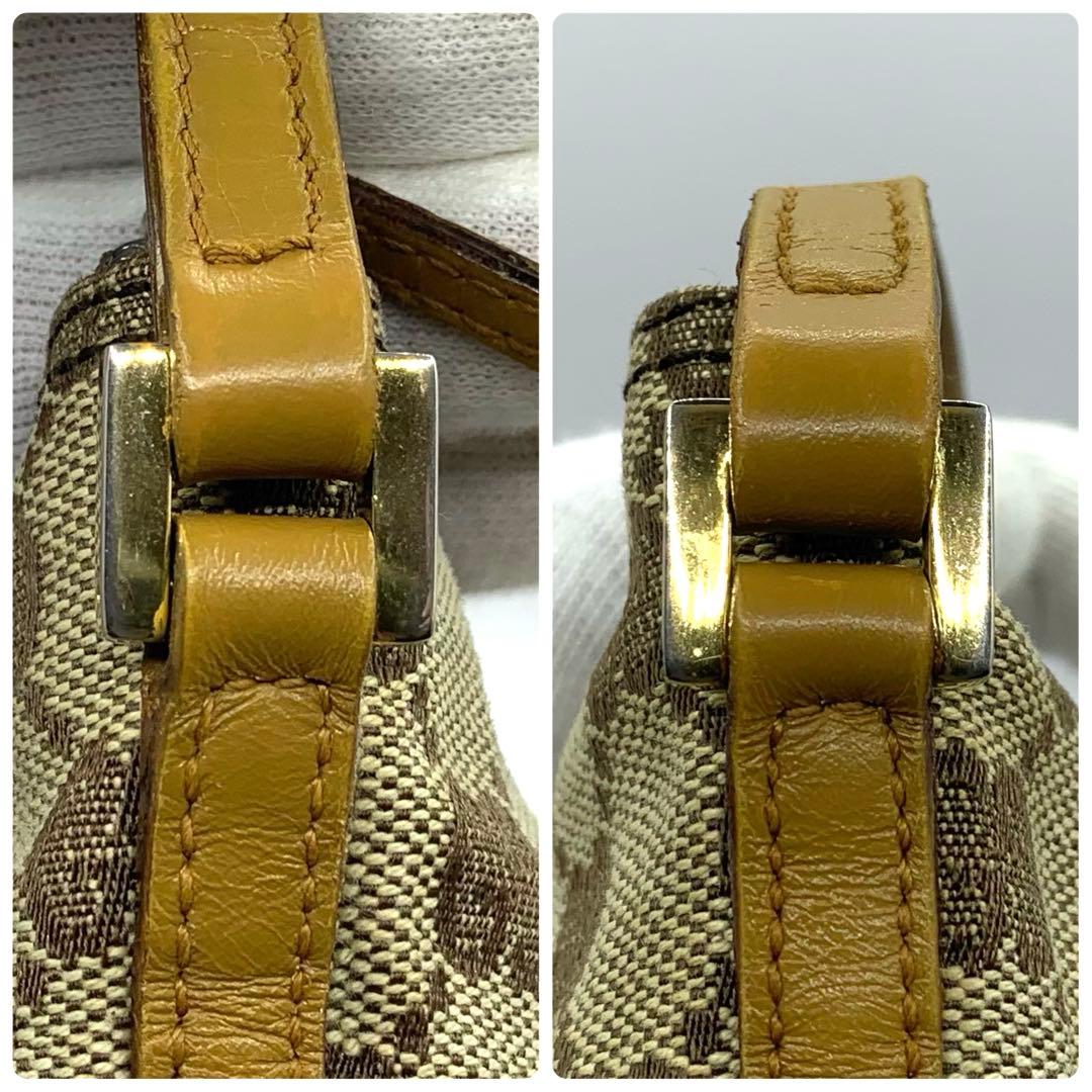 GUCCI グッチ　GGキャンパス　ミニバッグ　アクセサリーポーチ　ハンドバック