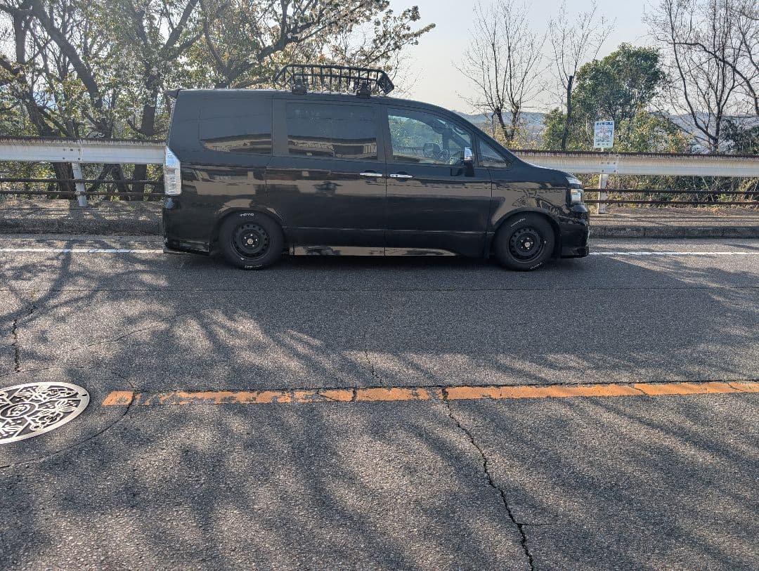 70ヴォクシー車高調　テイン