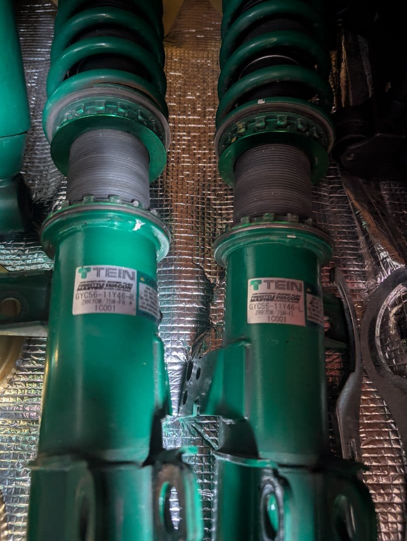 70ヴォクシー車高調　テイン