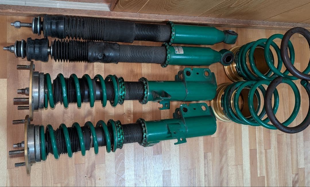 70ヴォクシー車高調　テイン