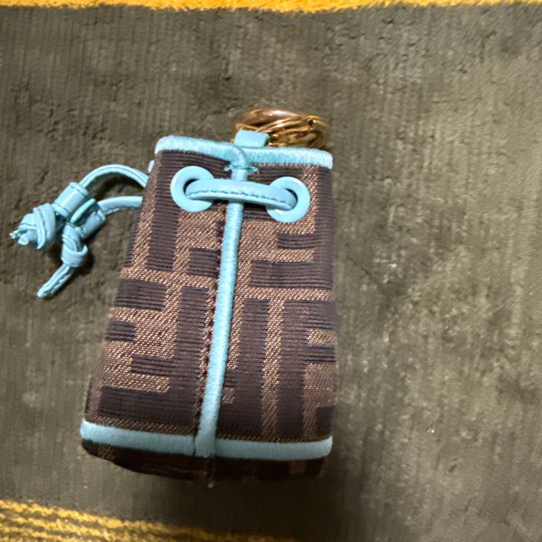 FENDI フェンディ ズッカ、モントレゾール キーホルダー バック型チャーム