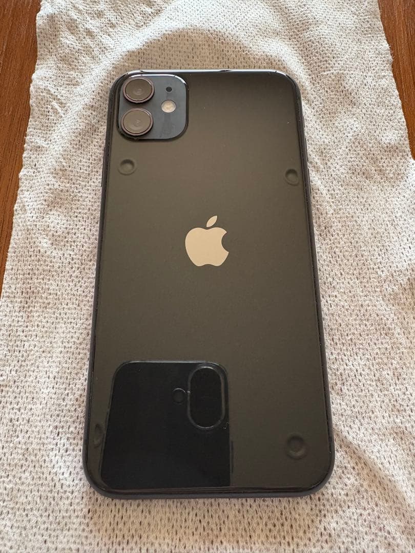 Apple iPhone 11 ブラック 本体