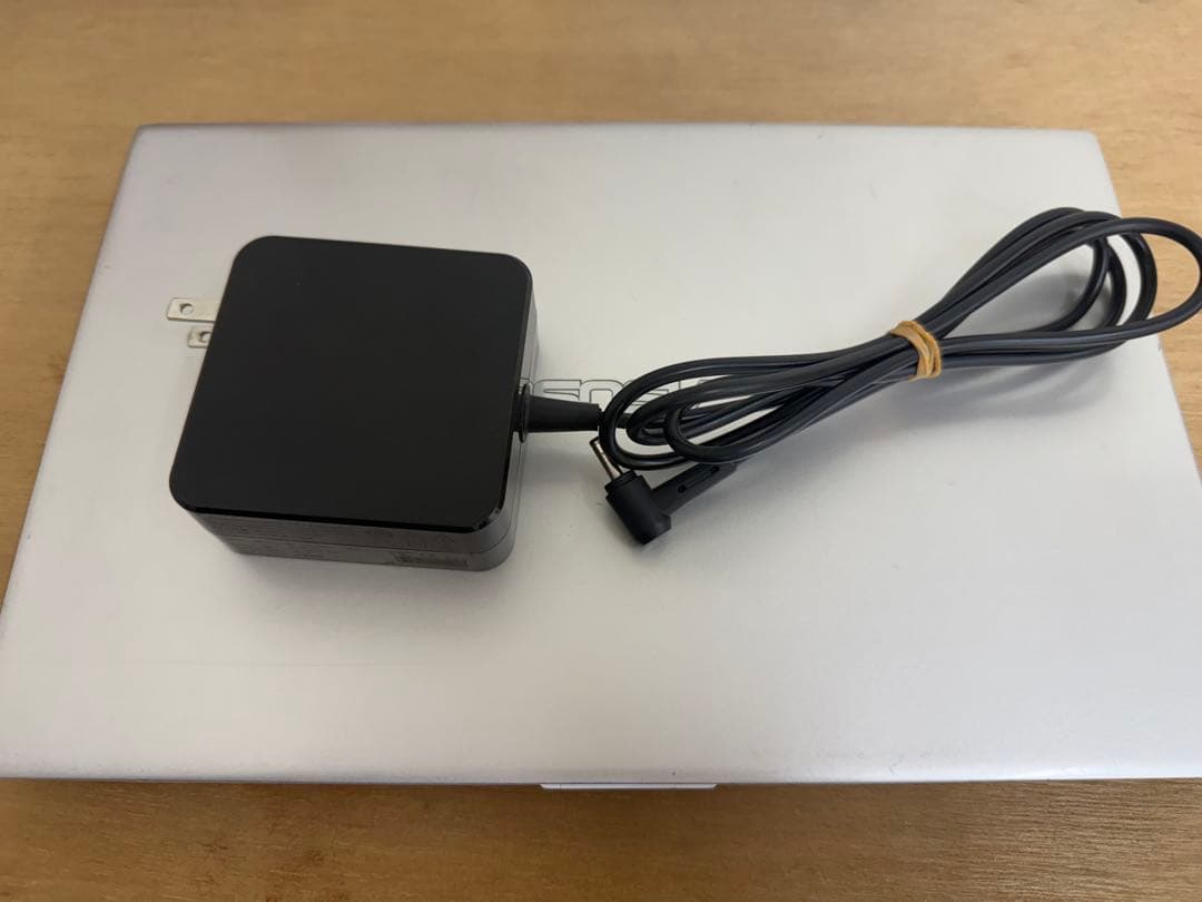 【早い者勝ち】ASUS VivoBook S13