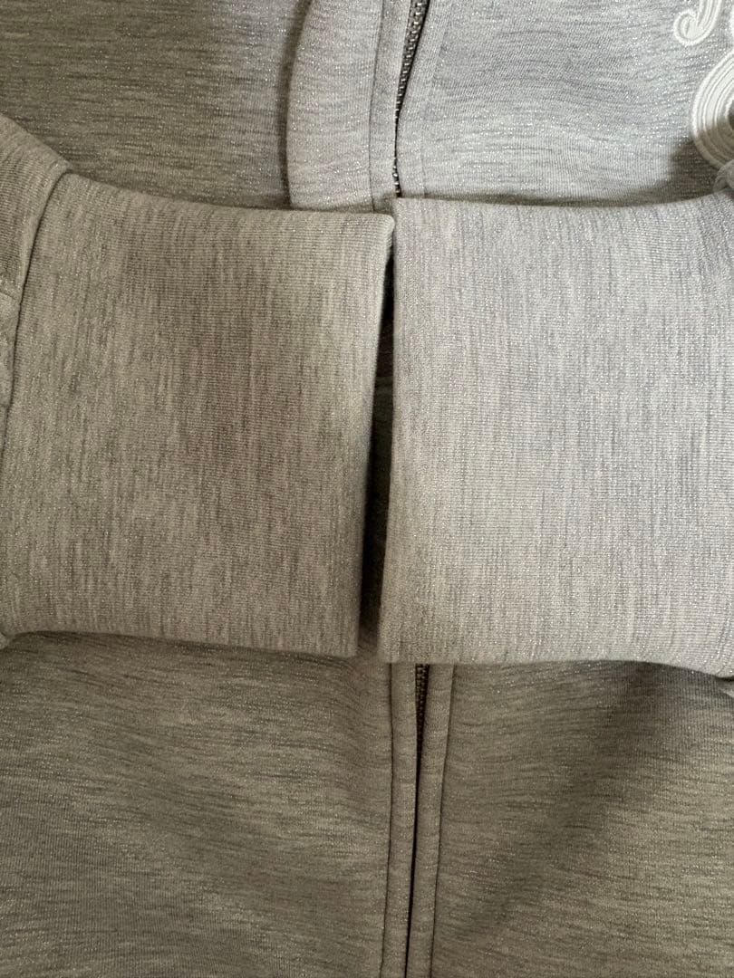 M様ご予約分※他の方はご遠慮下さい。 SNIDEL ボリュームパーカーグレーラメ