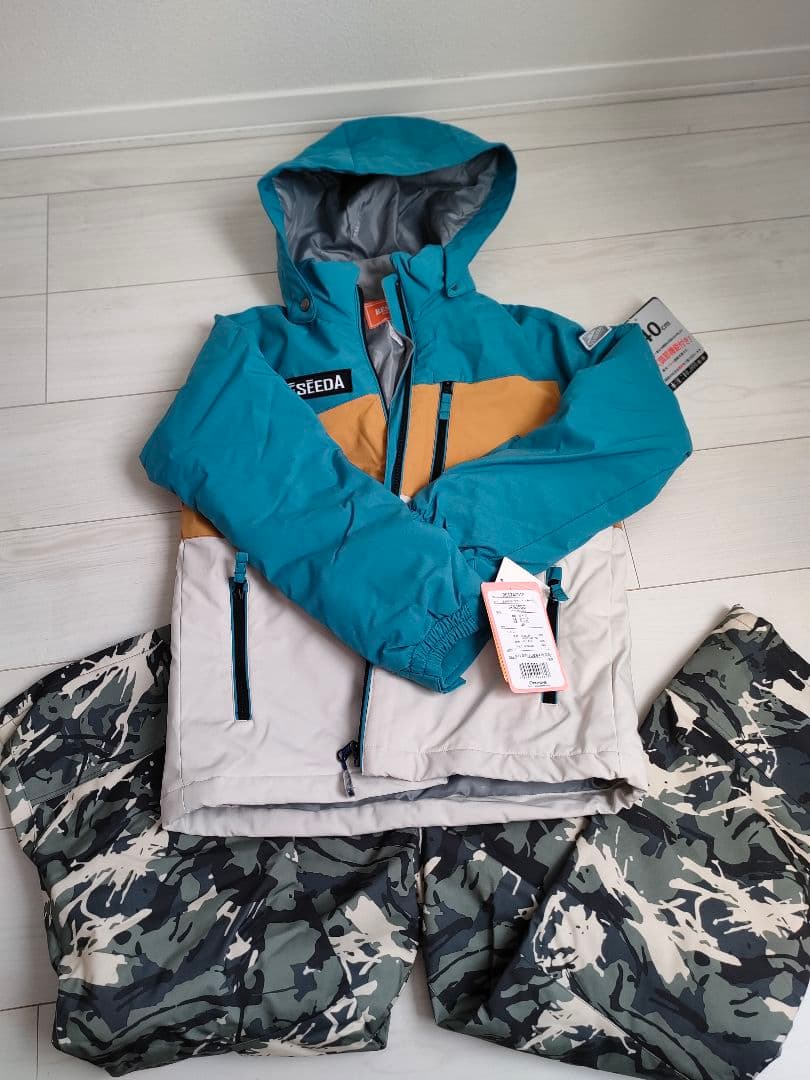 ★新品★RESEEDA 調節可能 上下セット 140サイズ スノーウェア
