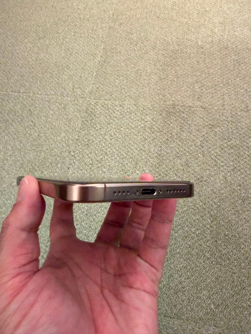 【超美品】オマケ付き iPhone 16 ProMax 256GB