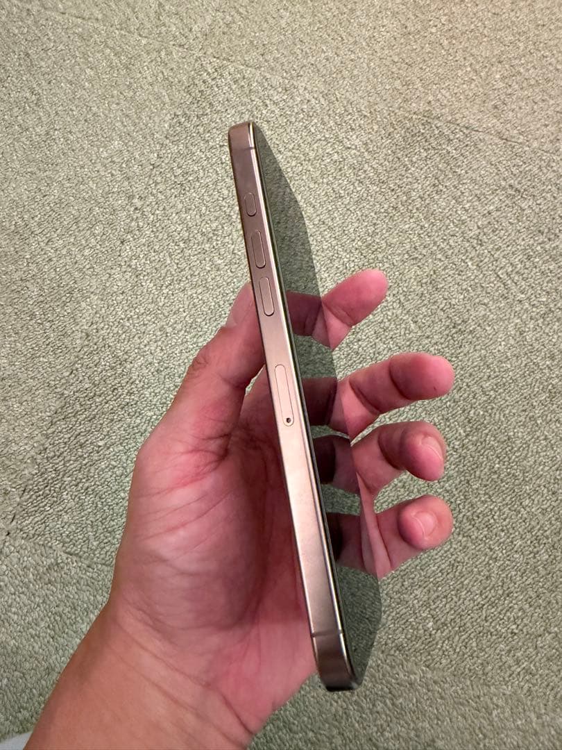 【超美品】オマケ付き iPhone 16 ProMax 256GB