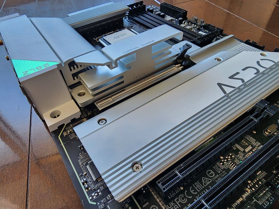 GIGABYTE Z790 AERO G マザーボード DDR5