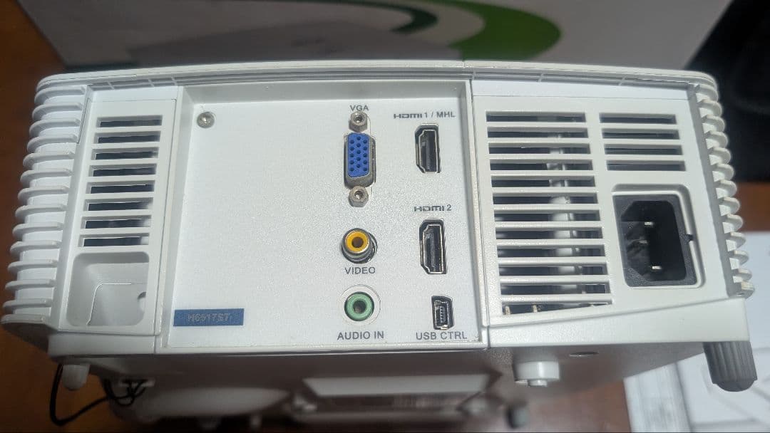 Acer H6517STプロジェクター フルHD解像度 3D対応 ホワイト