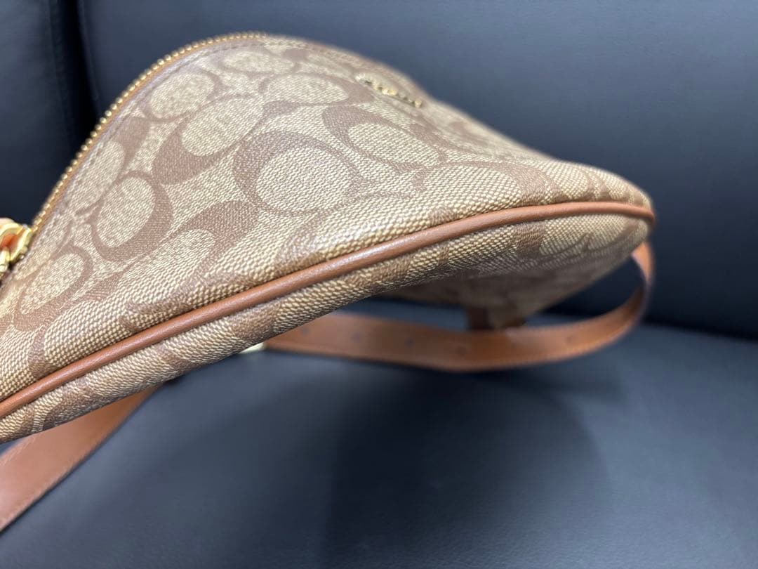 【美品】COACH ボディバッグ