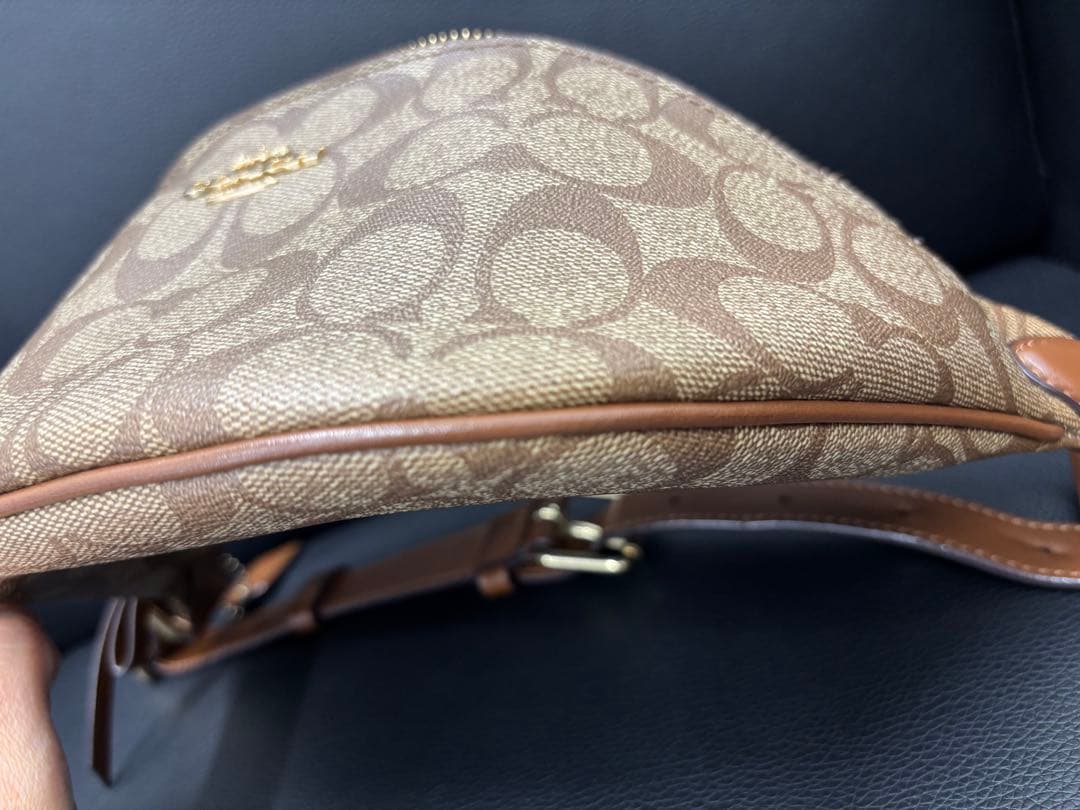 【美品】COACH ボディバッグ