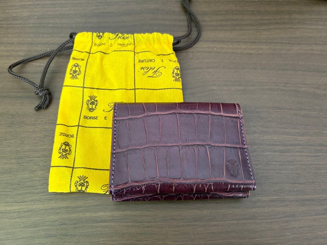 【正規品・美品】　フェリージ　名刺入れ　クロコ型押し
