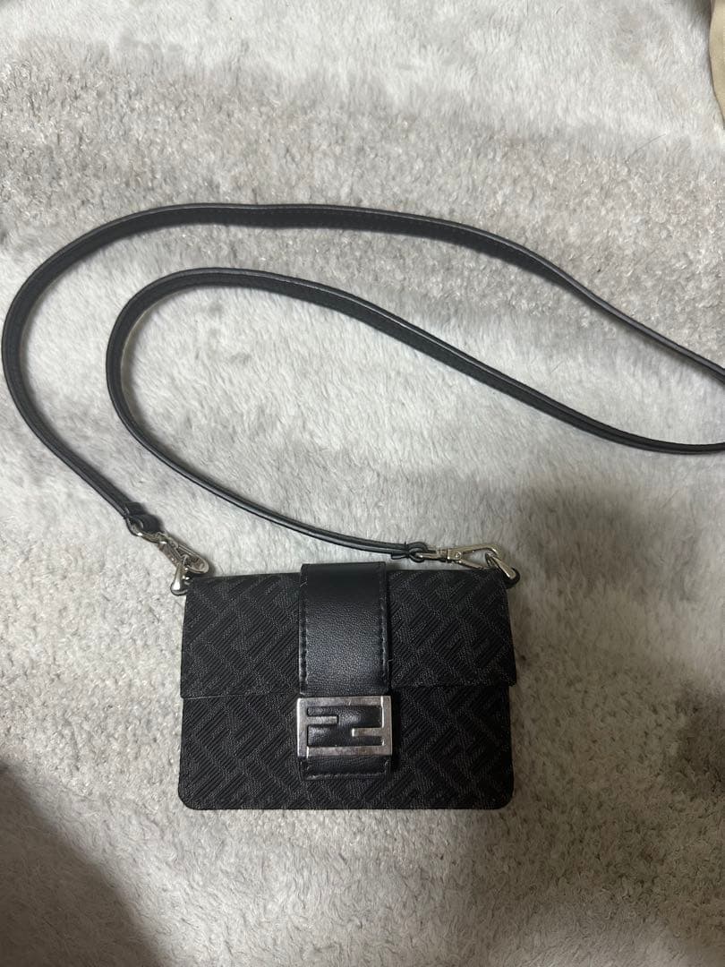 FENDIブラック 名刺入れ