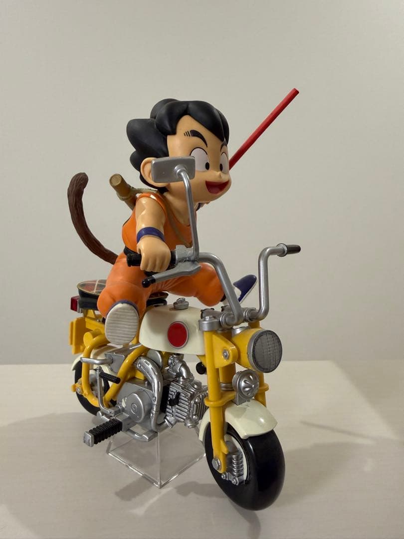 ドラゴンボール　フィギュア　モンキーバイク　亀仙人　孫悟空　少年期　バイク　メカ