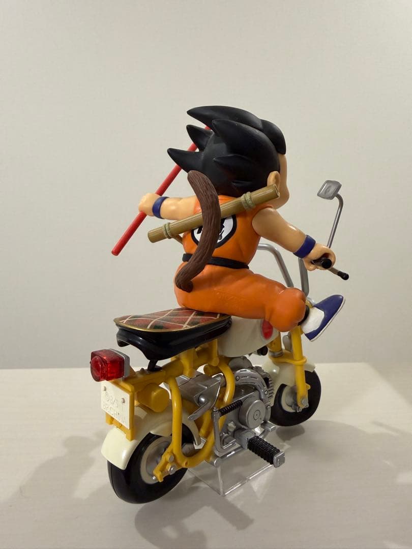 ドラゴンボール　フィギュア　モンキーバイク　亀仙人　孫悟空　少年期　バイク　メカ